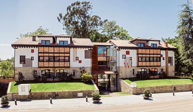 Hotel Cuevas