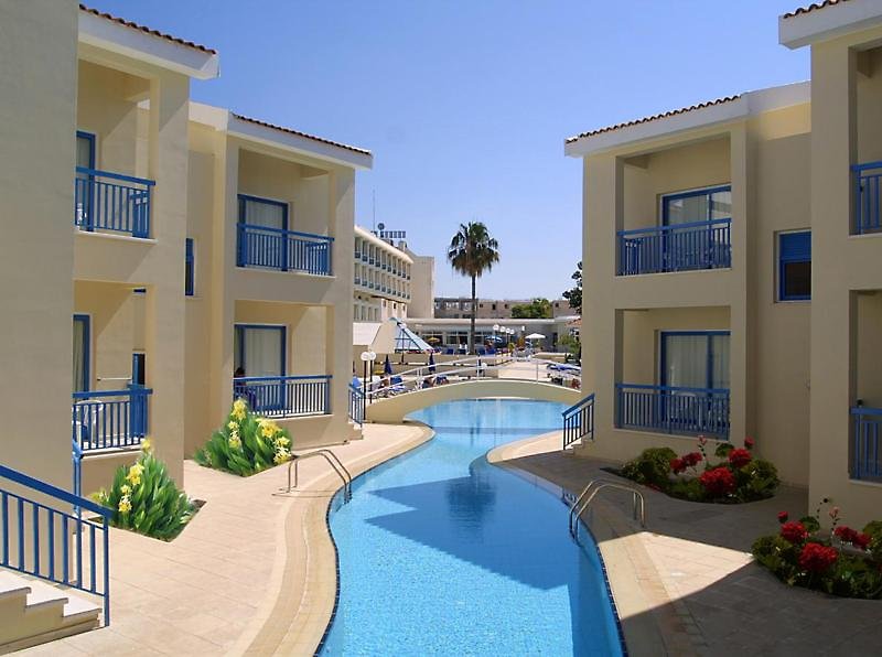 Kissos Hotel cover