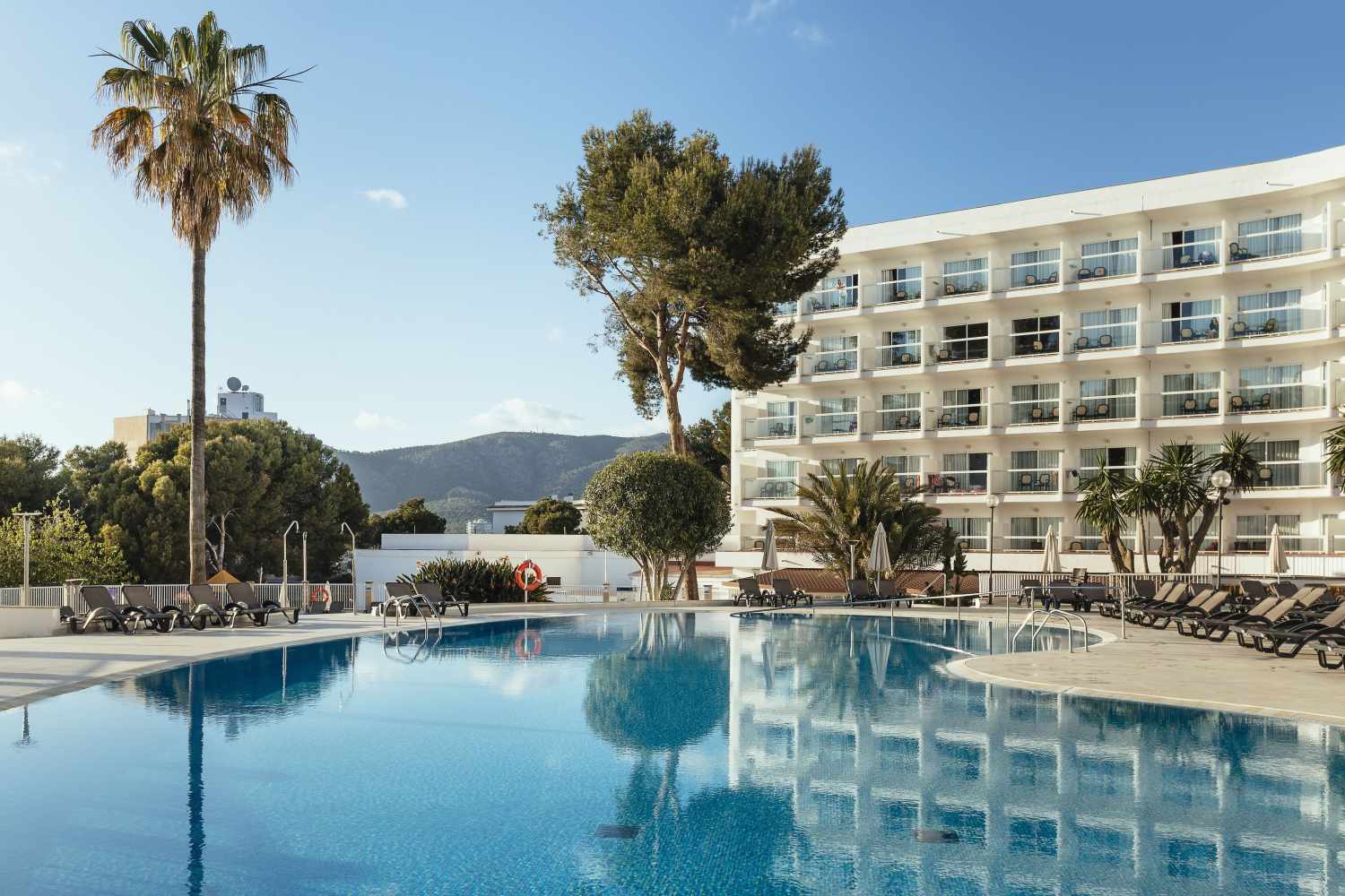 Hotel ILUNION Palmanova Mallorca cover