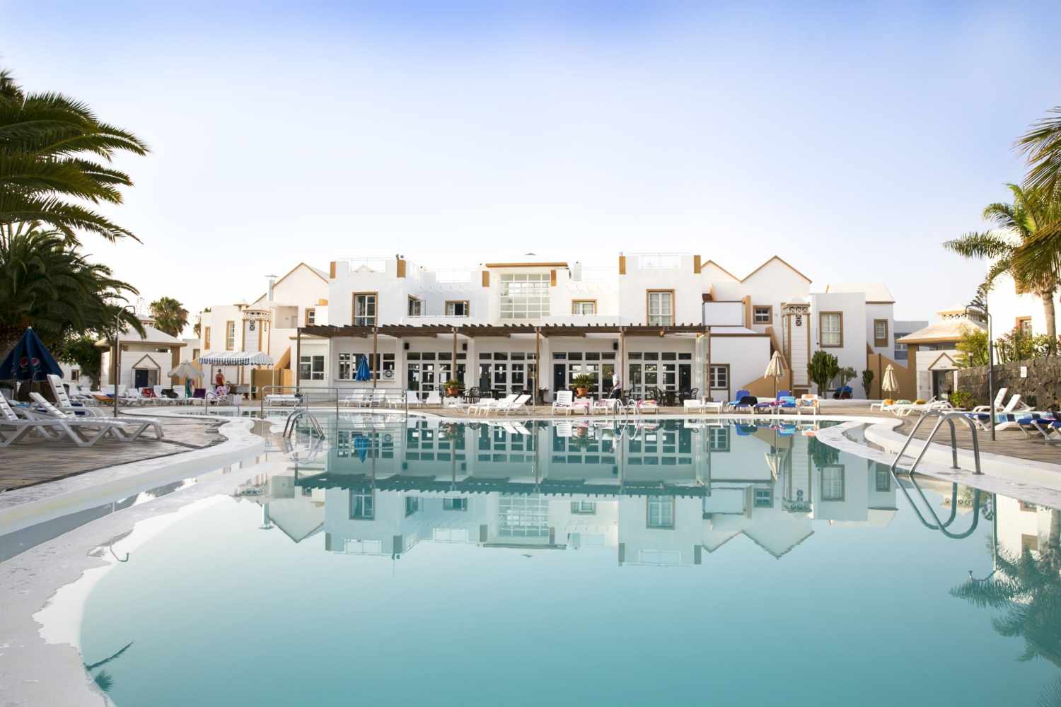 Apartamentos LIVVO Morromar cover