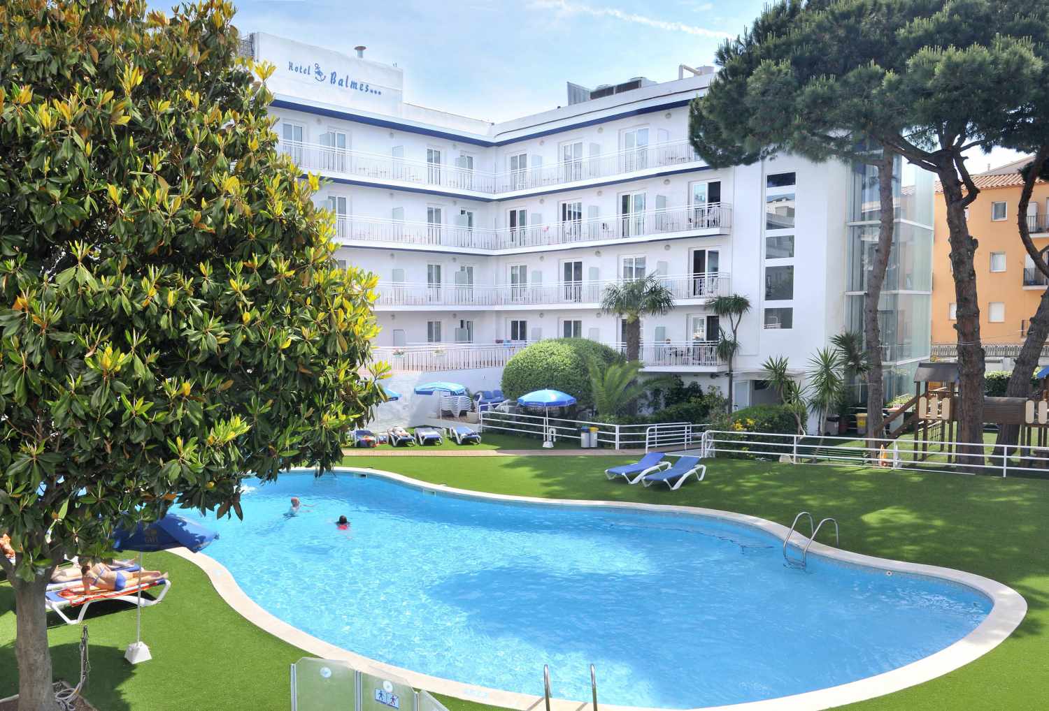 GHT Balmes Hotel Aparthotel & SPLASH cover