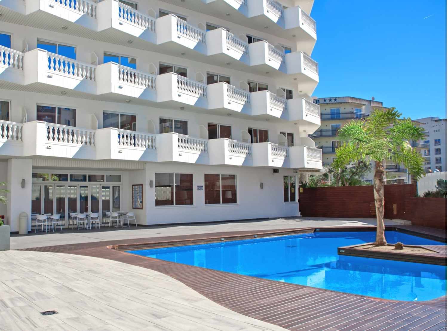 Hotel Bernat II cover