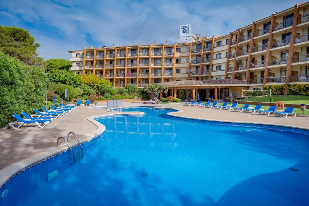 Apart-hotel GHT Tossa Park cover