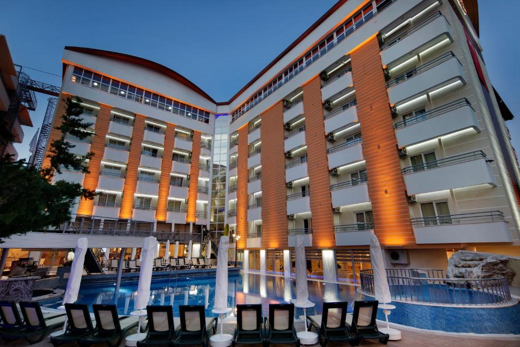 Alaiye Kleopatra Hotel cover