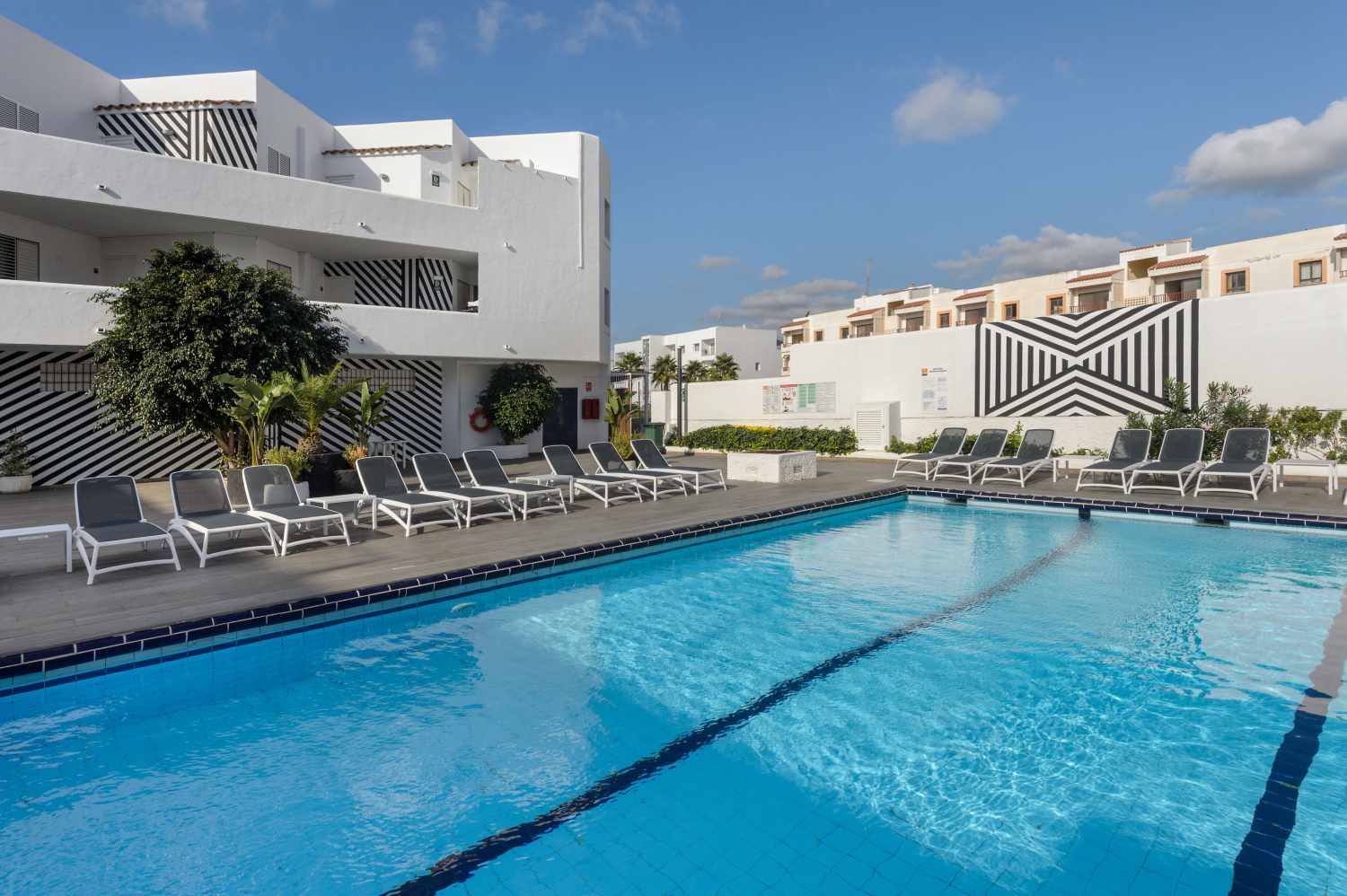 Aparthotel Vibra Mogambo cover
