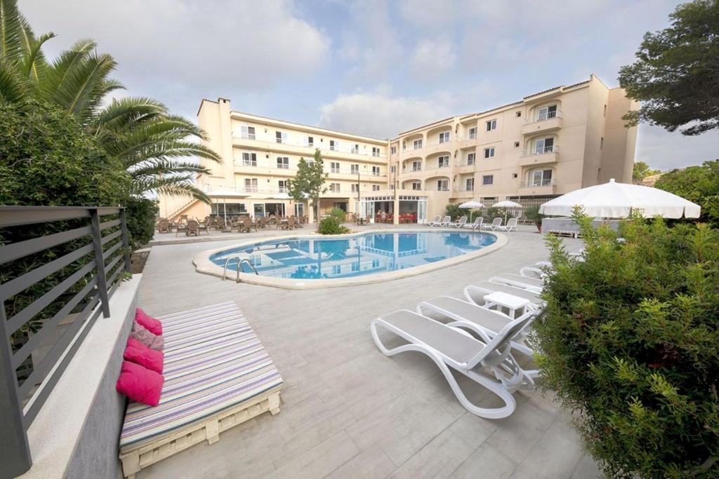 Hotel Lliteras cover