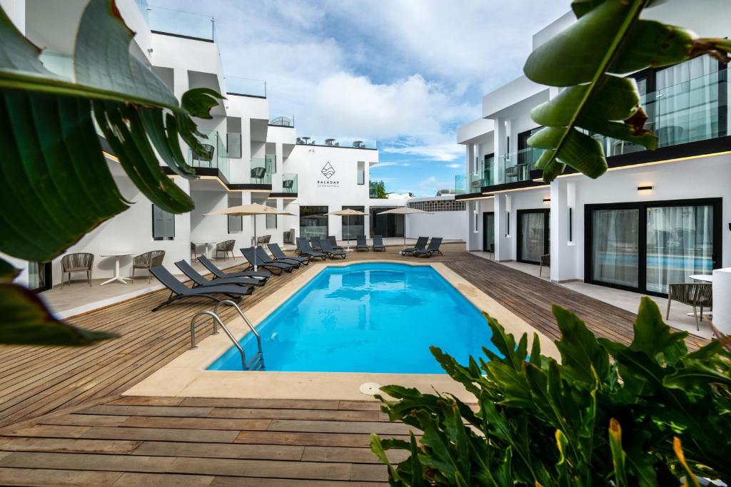 Saladar Suites Boutique cover