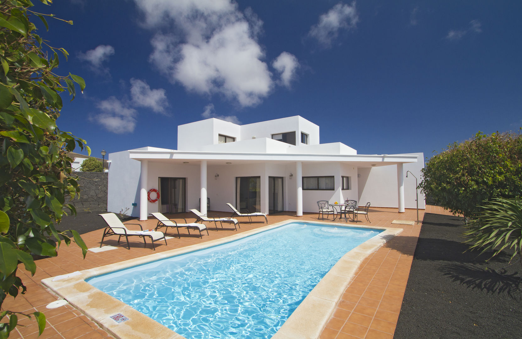 Villas Blancas Lanzarote cover