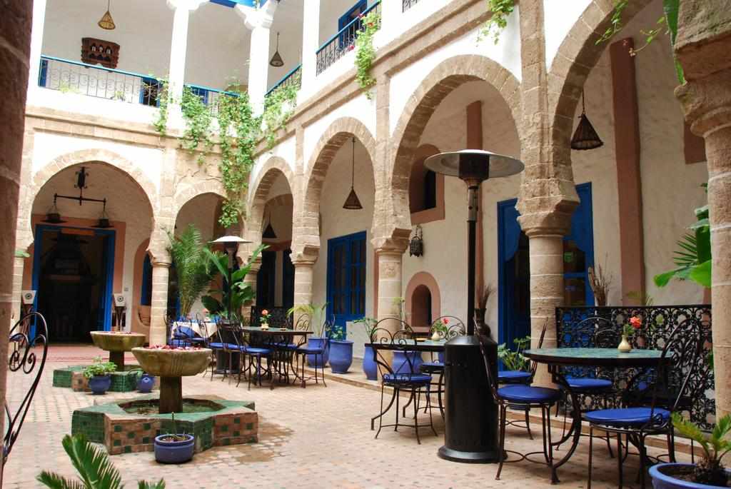 Riad Al Madina cover