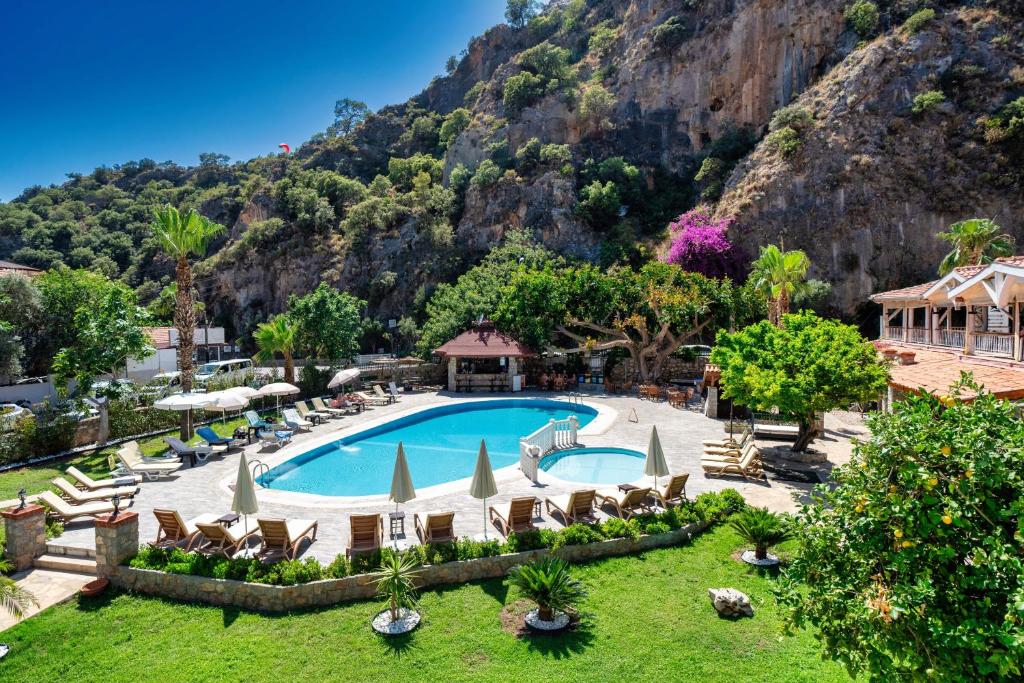 Ata Lagoon Beach Hotel