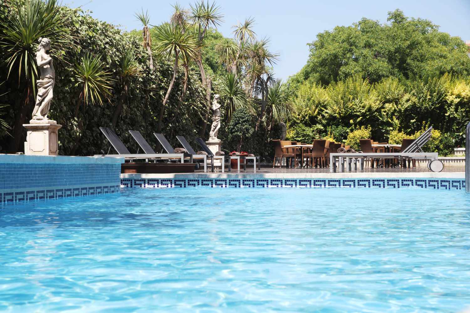 Hotel Augusta Club cover