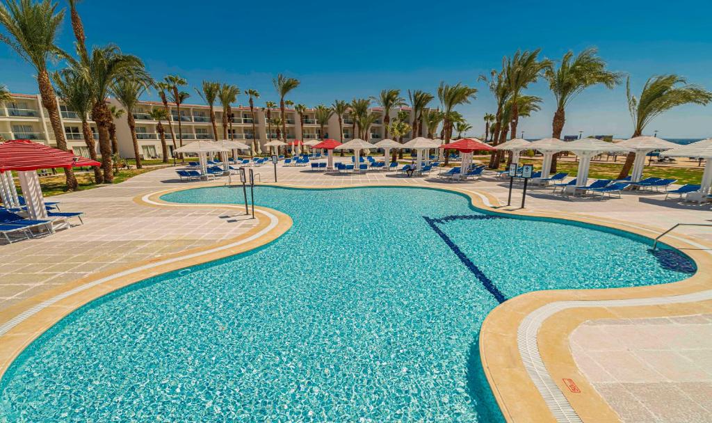Amarina Abu Soma Resort & Aquapark cover