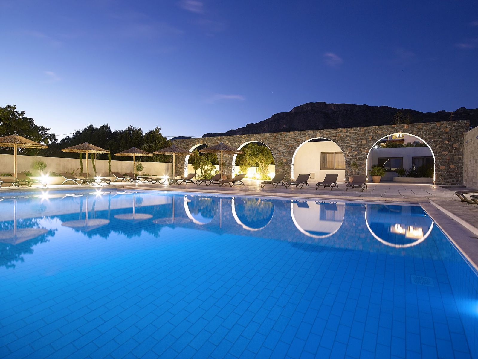Coriva Beach Hotel & Bungalows cover
