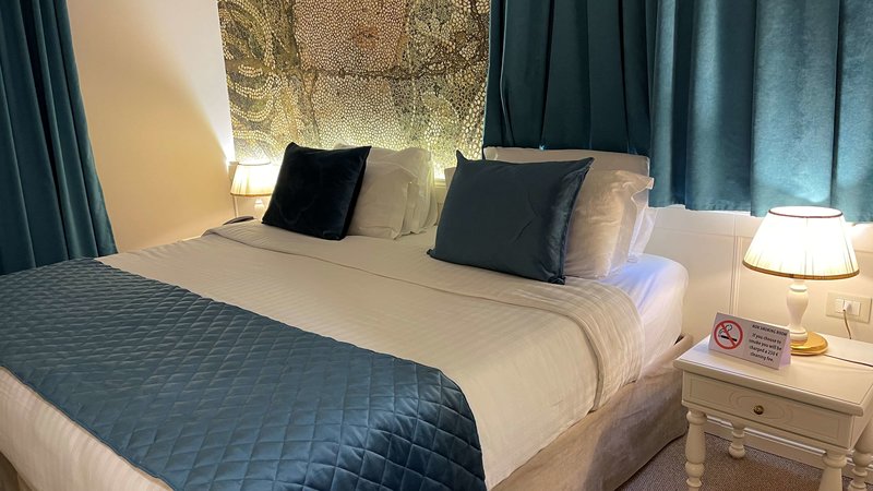 Adriatik Hotel cover