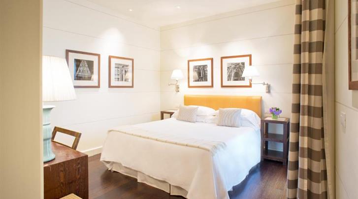 Hotel Gallery Art