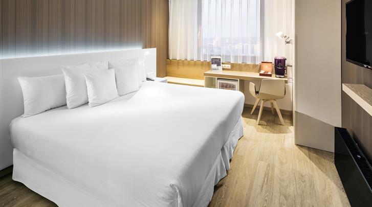 Hotel Occidental Praha 4 cover