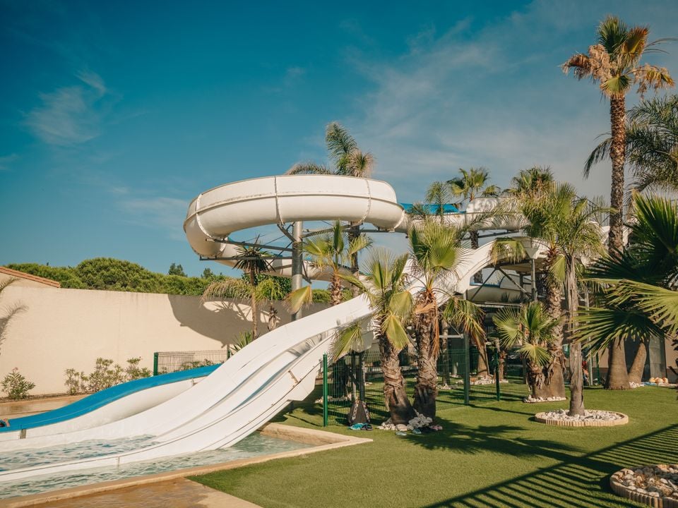 Camping Les Tamaris et Les Portes Du Soleil cover