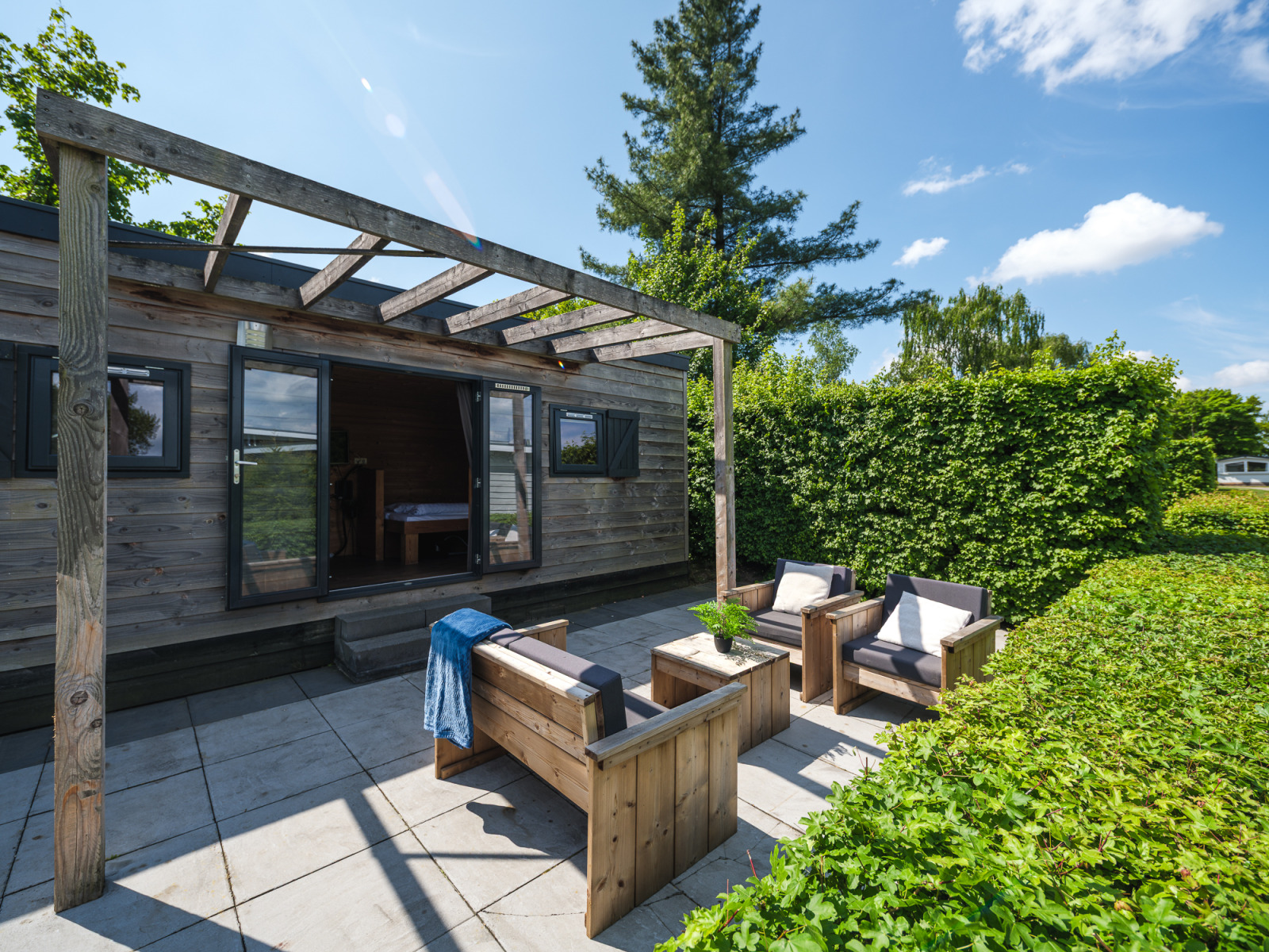 «Tiny House» cover