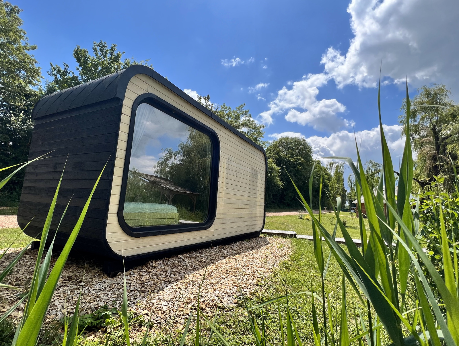 «Roseaux Cabin» cover
