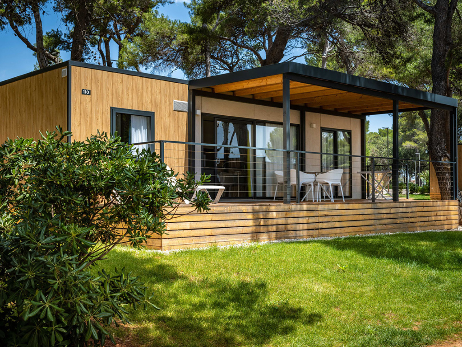 «Camping Villa» cover