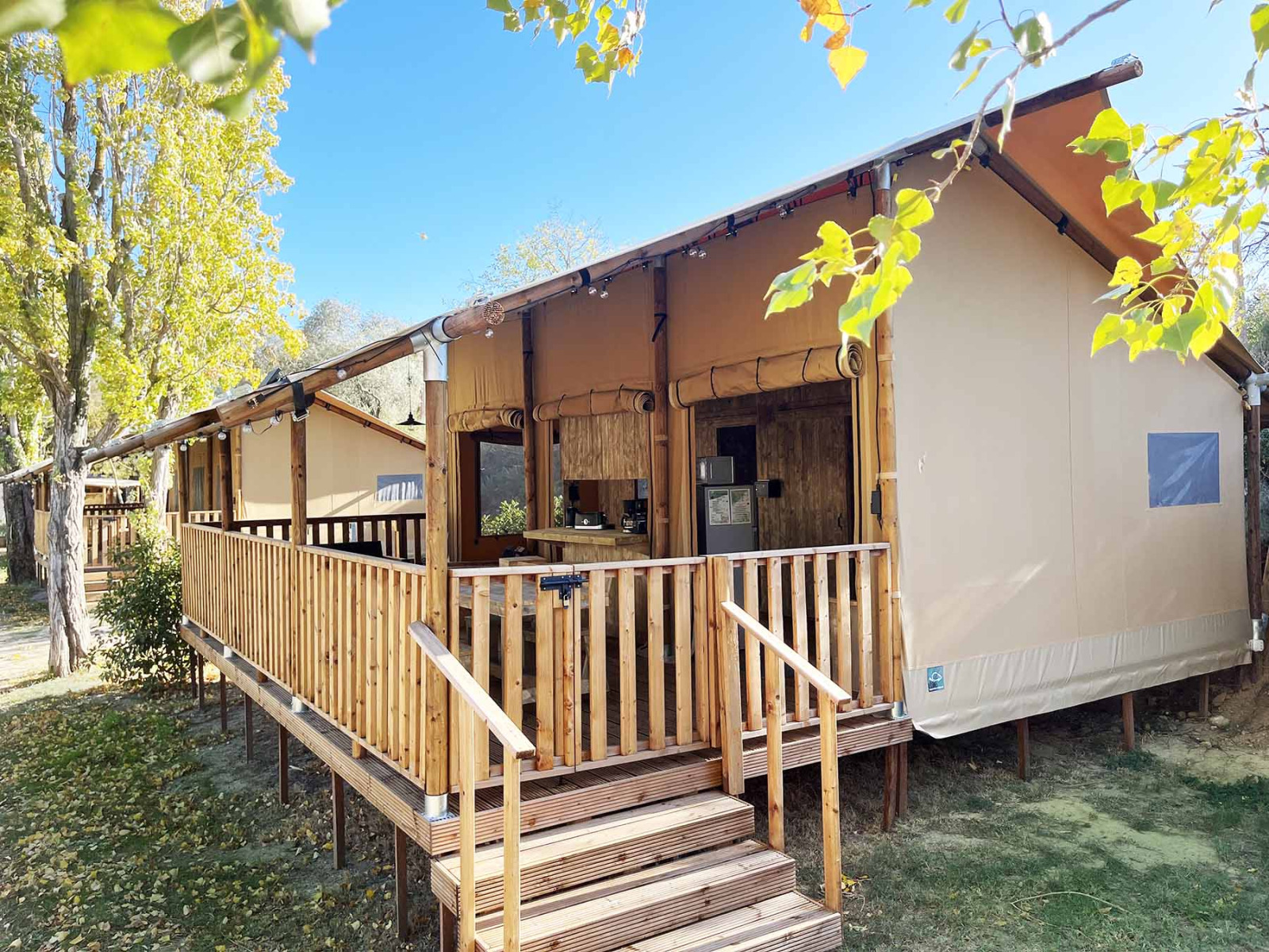 «Glamping Lodge Premium» cover
