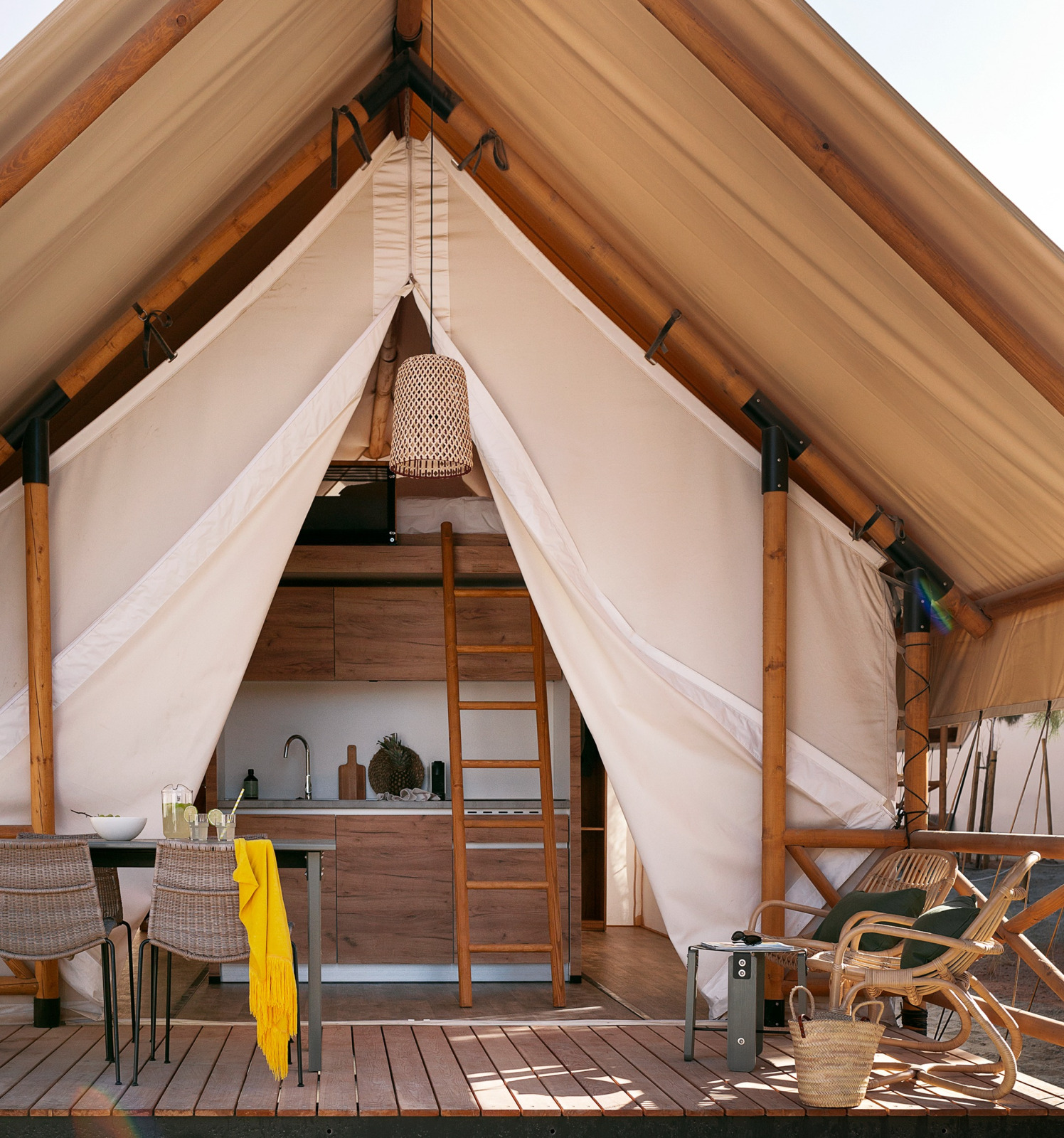 «Glamping Comfort» cover