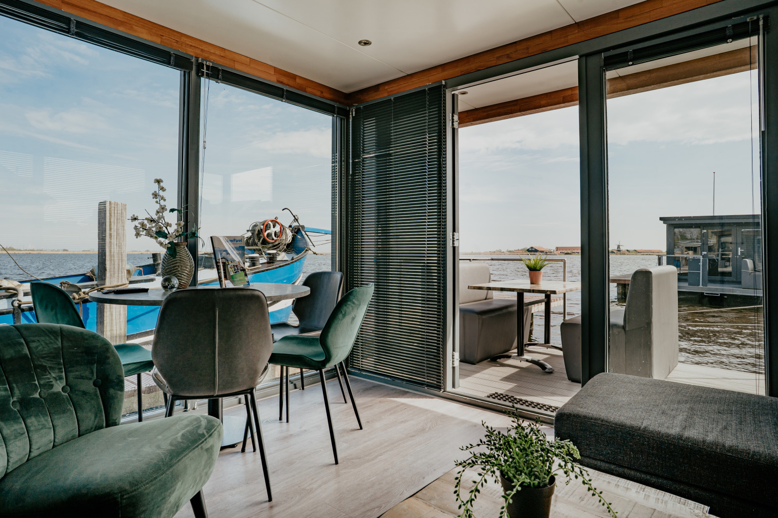 Houseboat «Havenlodge» cover