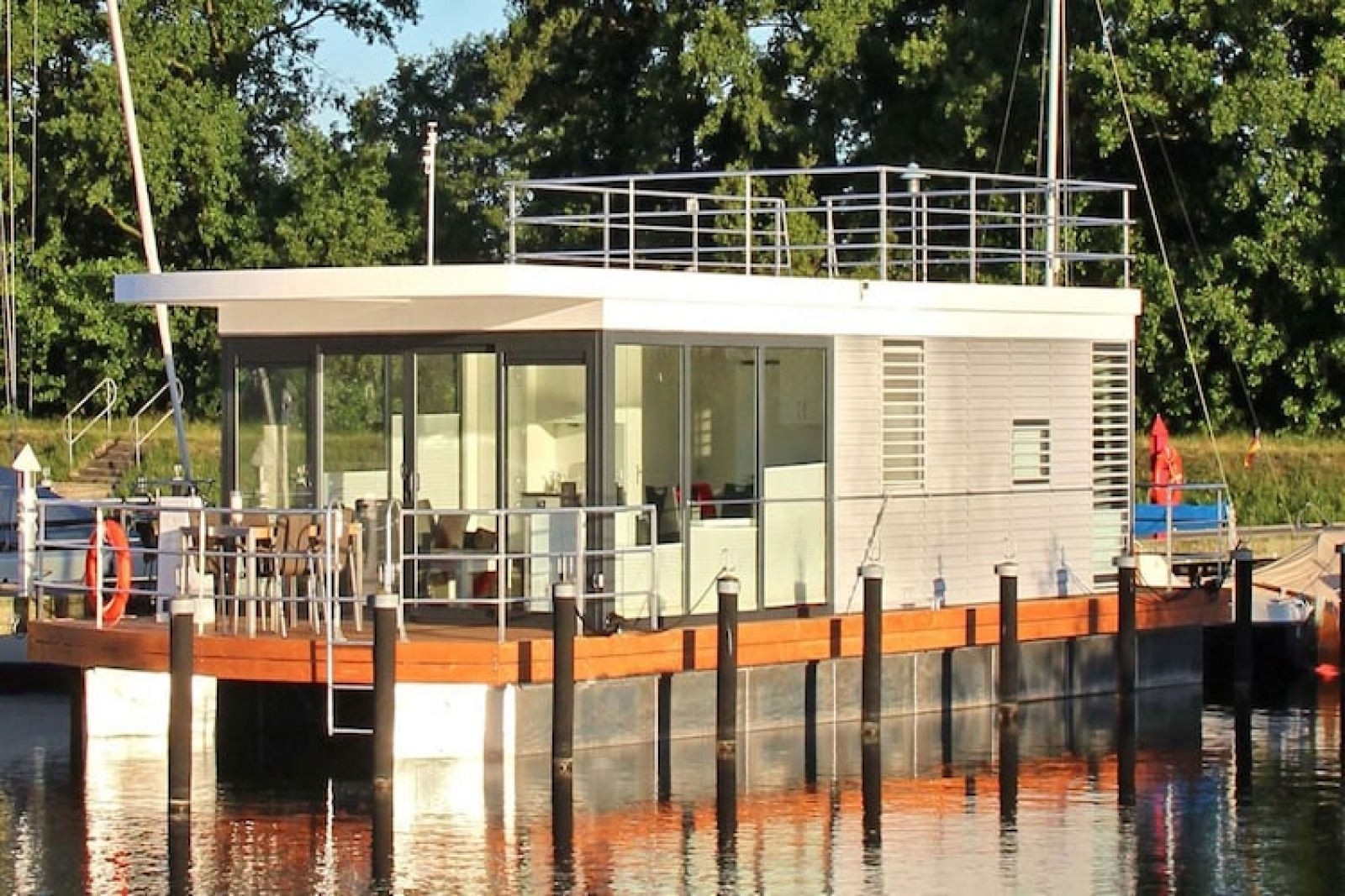 Hausboot Floating 44 Undine cover