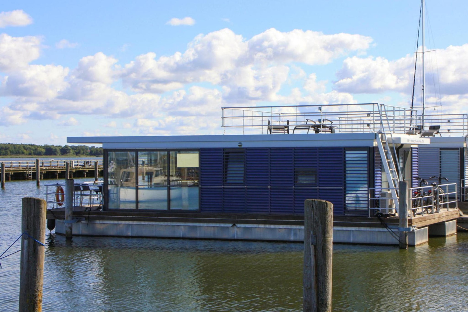 Houseboat «Luisa» cover