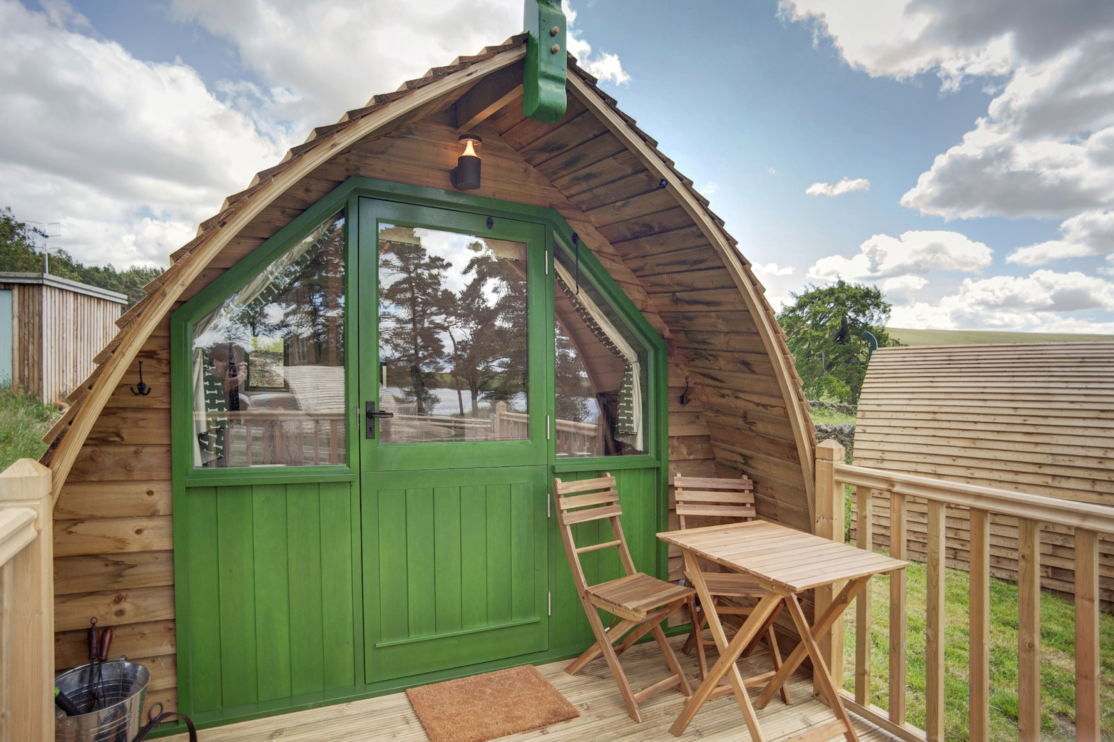 «Barebones Glamping»