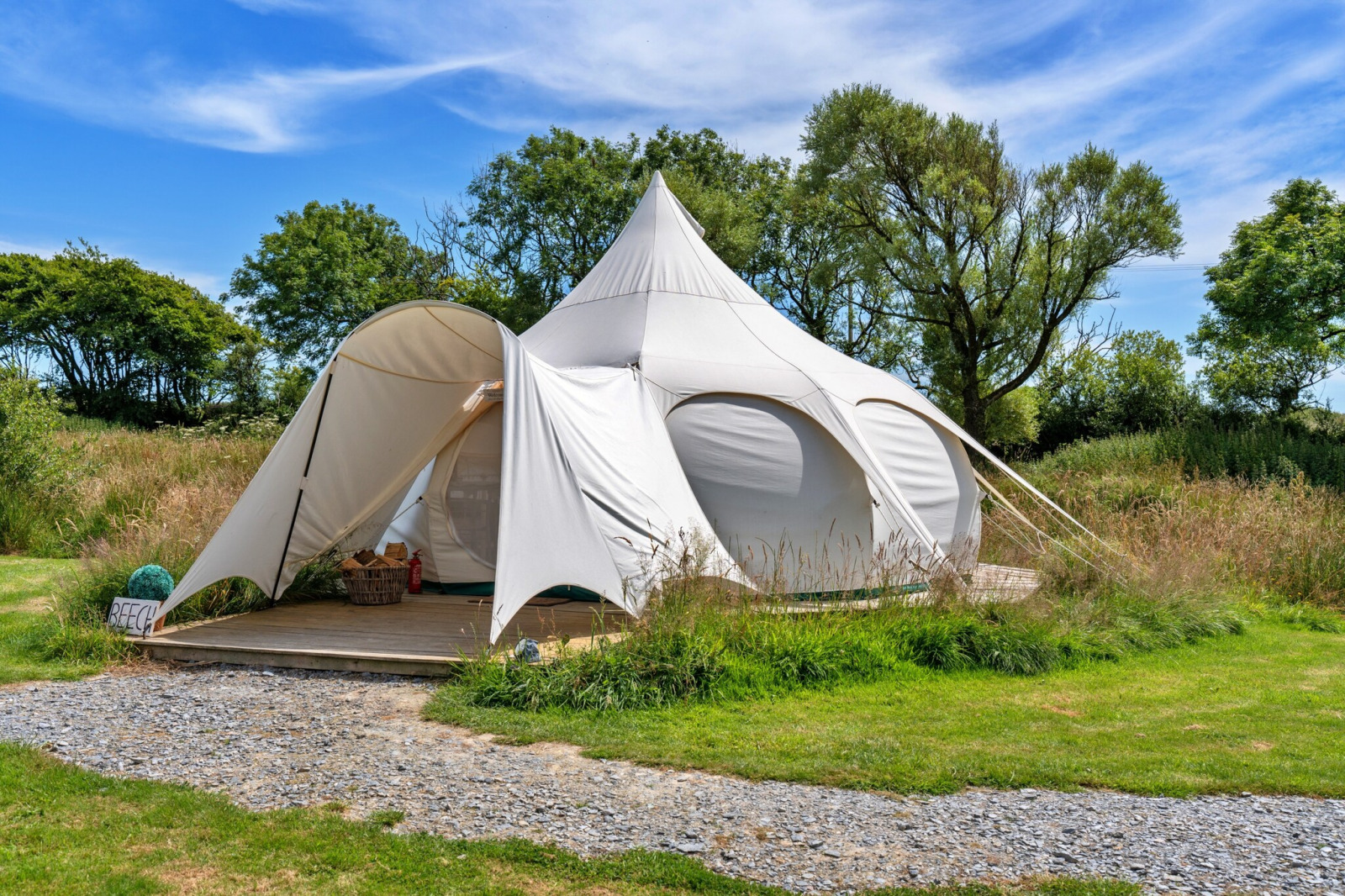 «Beech Lotus Belle Tent» cover