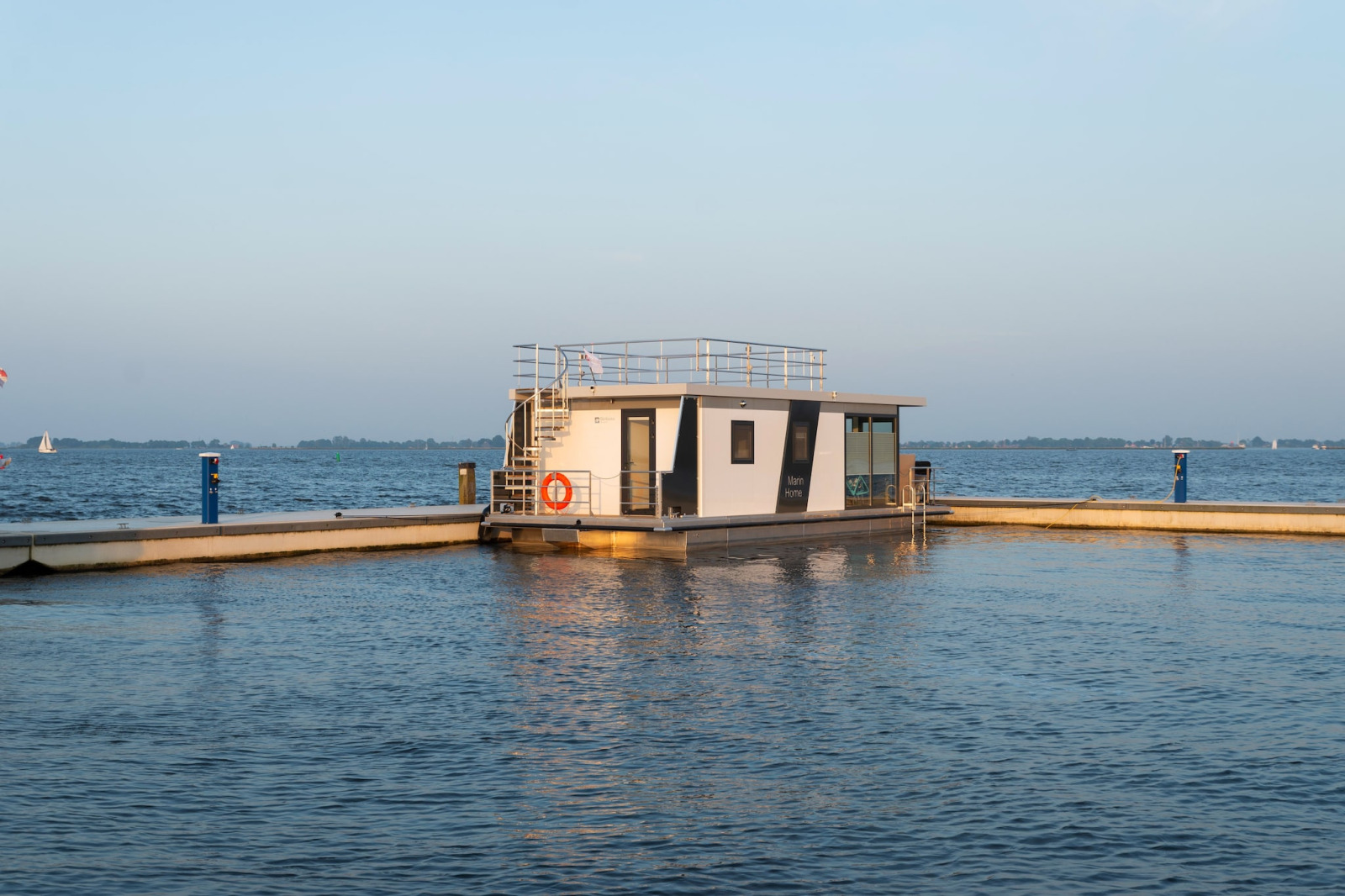 Houseboat «Agua Dolce»