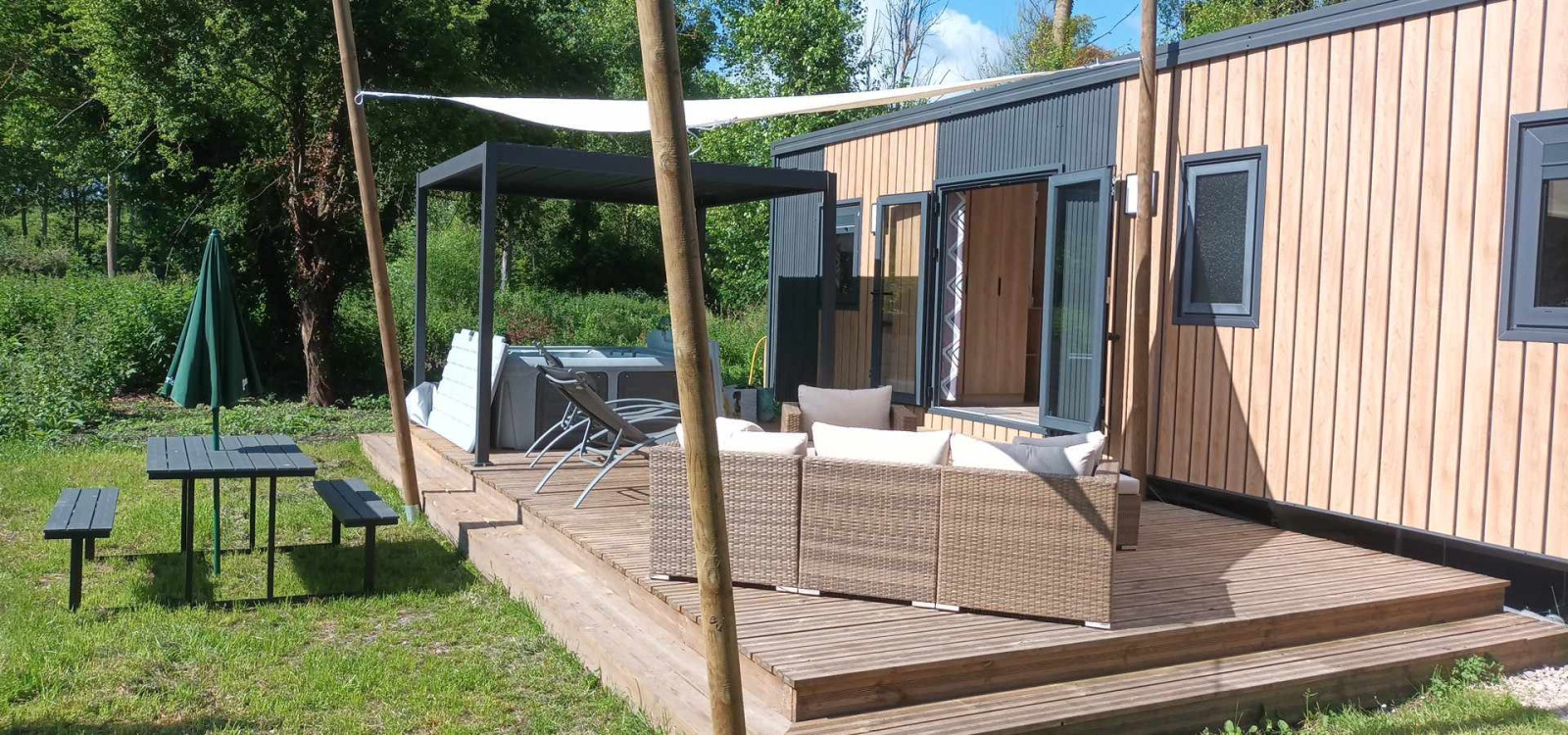 Luxe Lodge cover