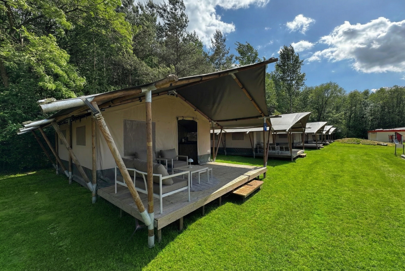 «Lodgetent» cover