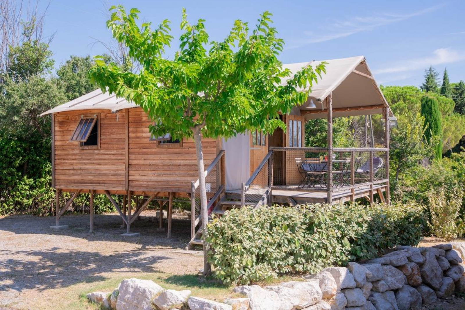 «Lodgehut op palen» cover