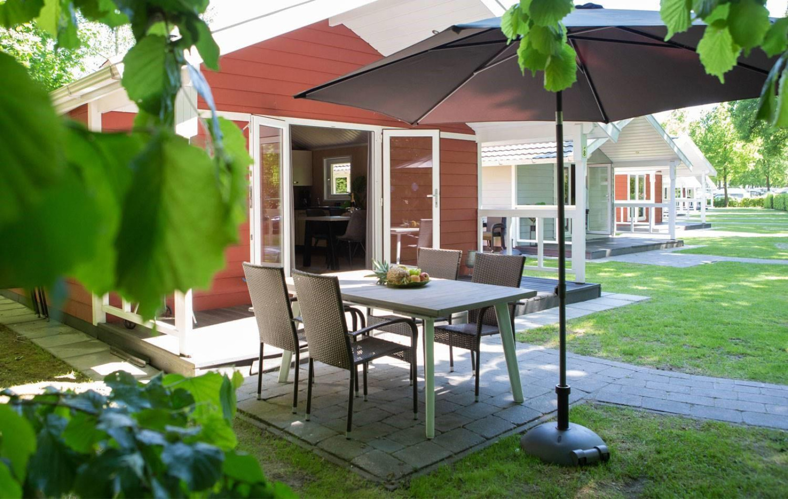 Lodge Deluxe Plus cover