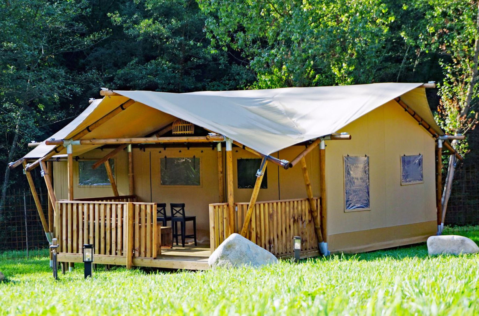 Luxury Lodge cover