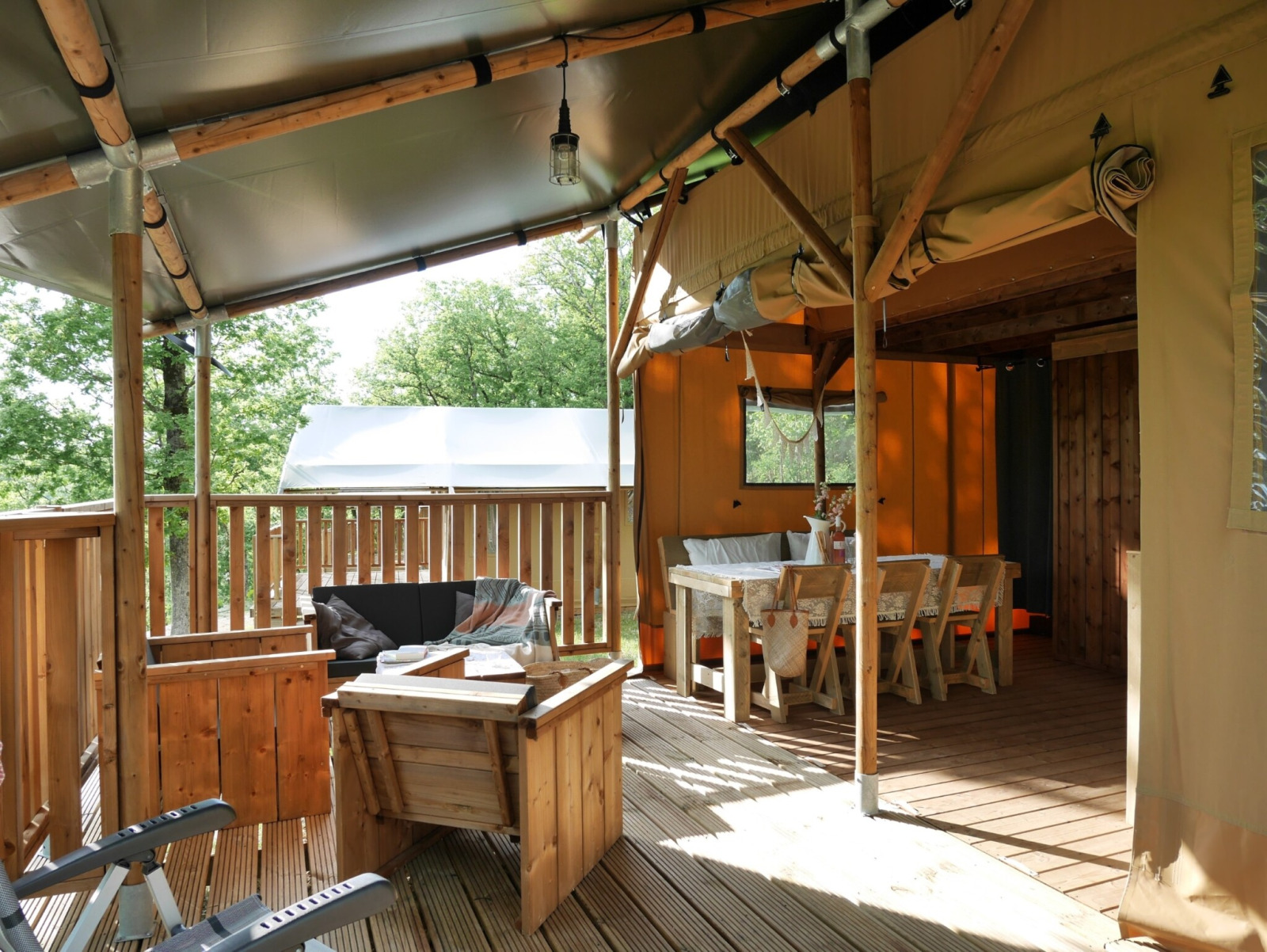 «Lodgetent» cover