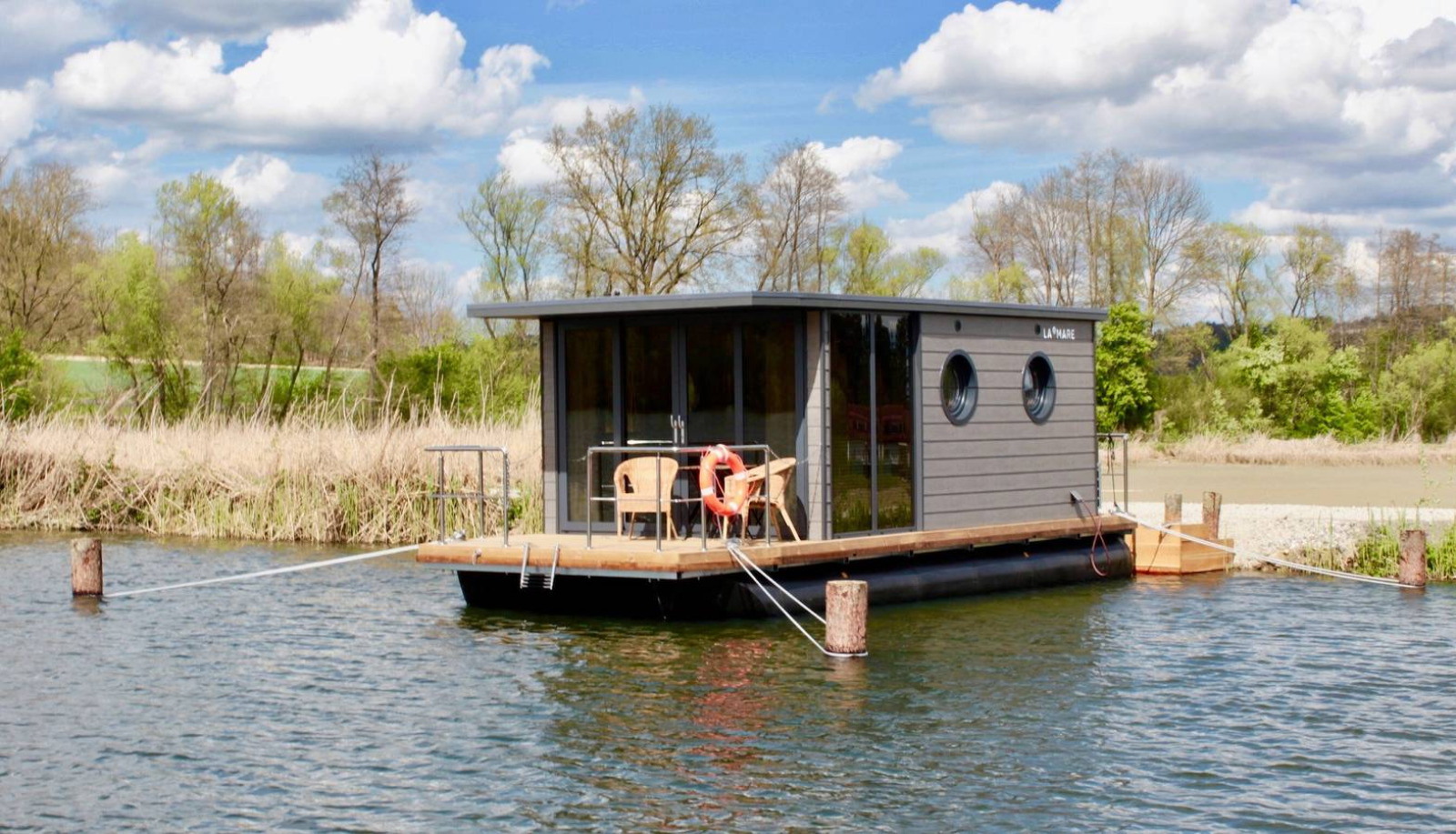 «Hausboot Schwanennest»