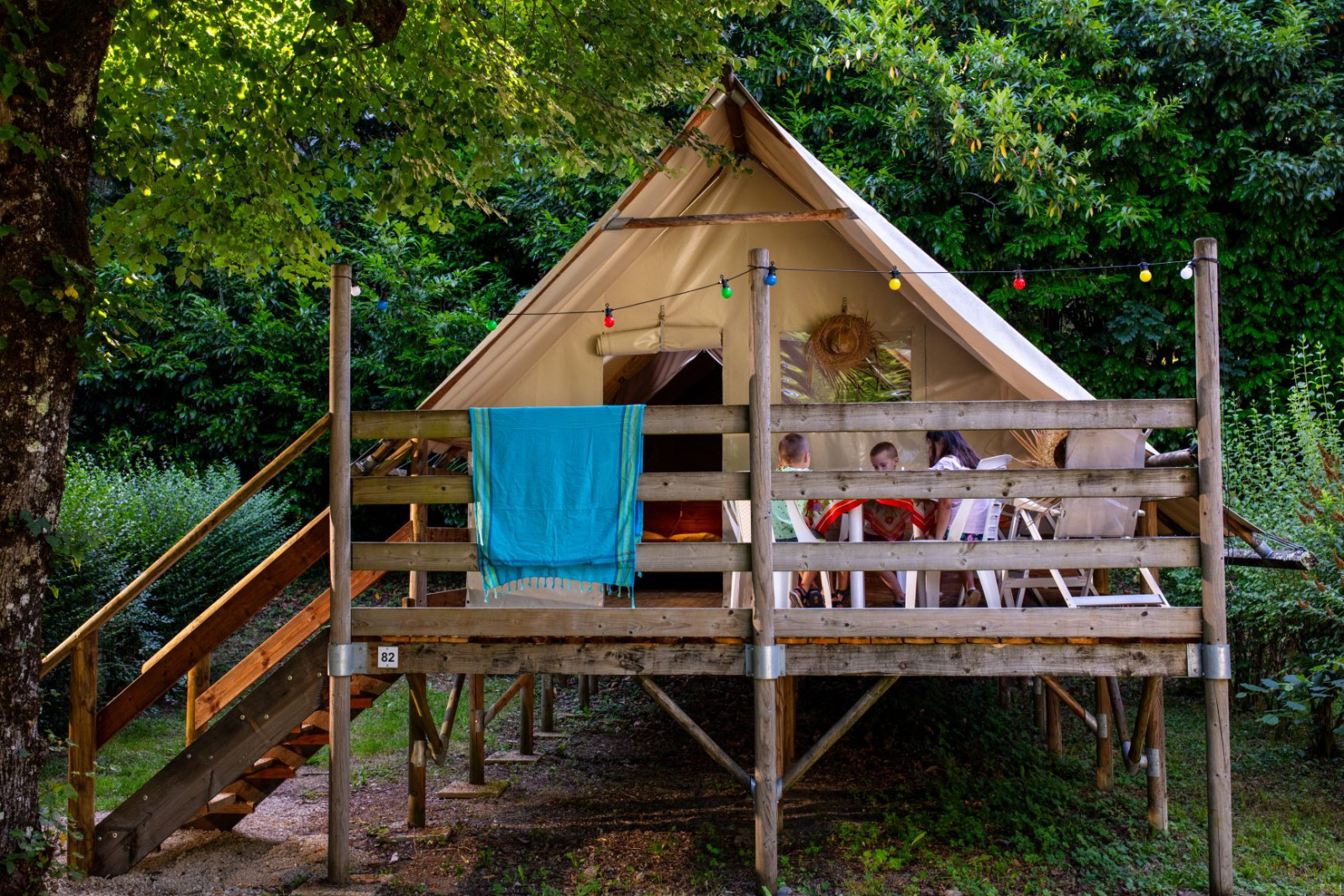 Lodgetent Amazone cover