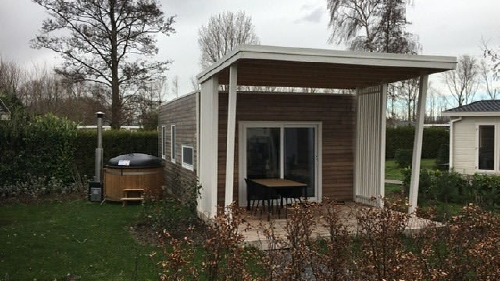 «Tiny Cottage 2» cover