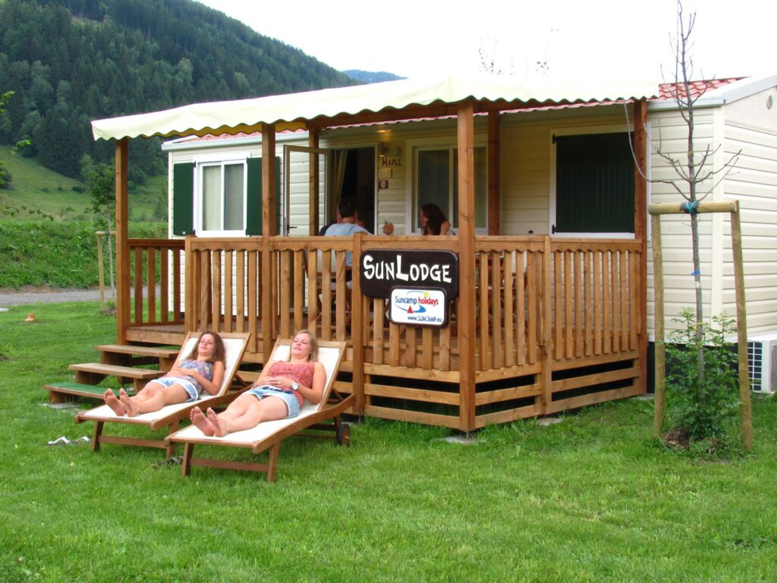 «SunLodge Maple»
