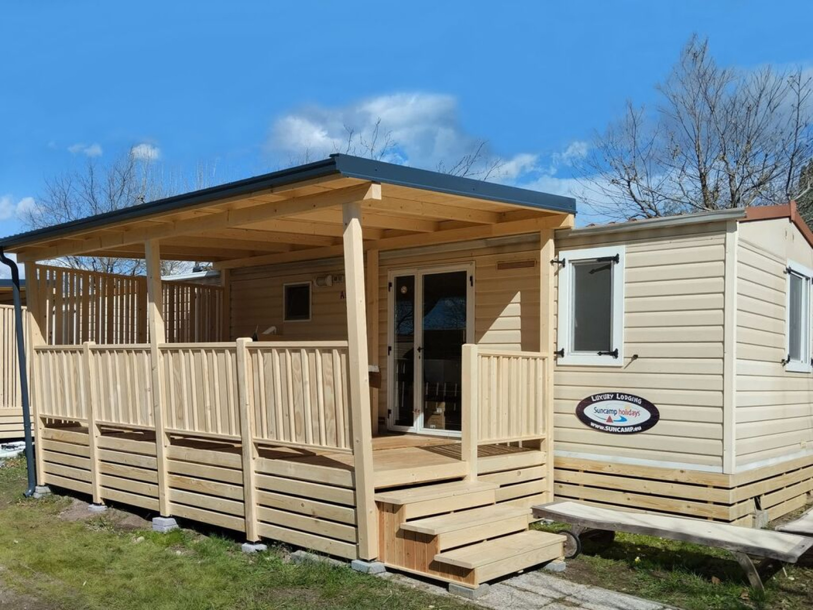 «SunLodge Aspen Premium» cover