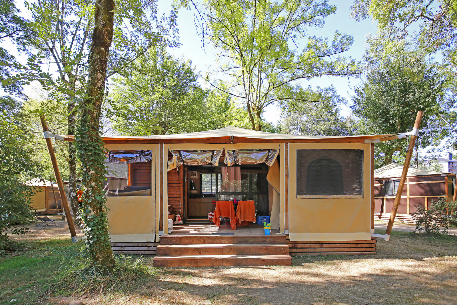 Arizona Chalet & Tent cover