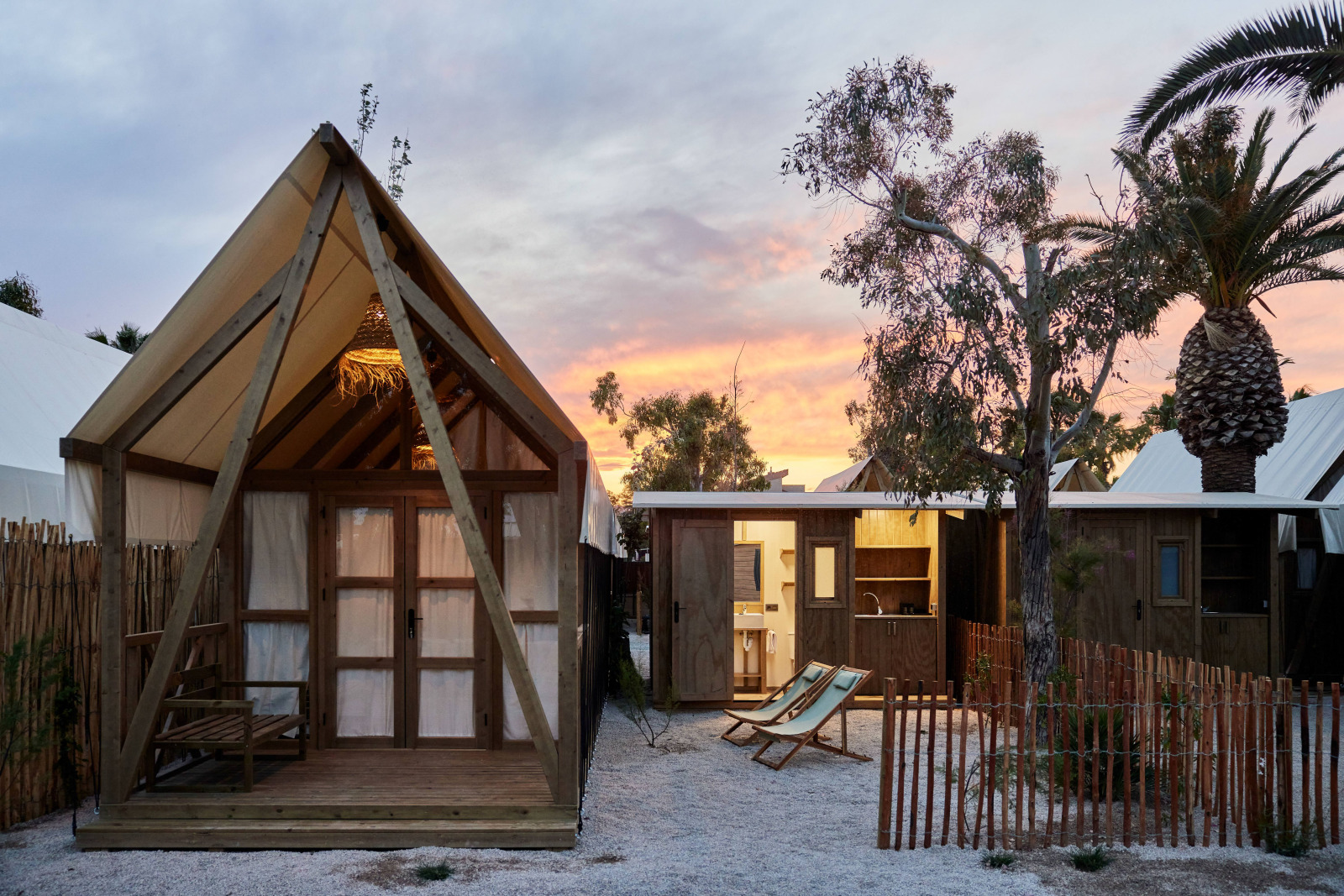«Glamping Cabin-Tent Senyoret» cover
