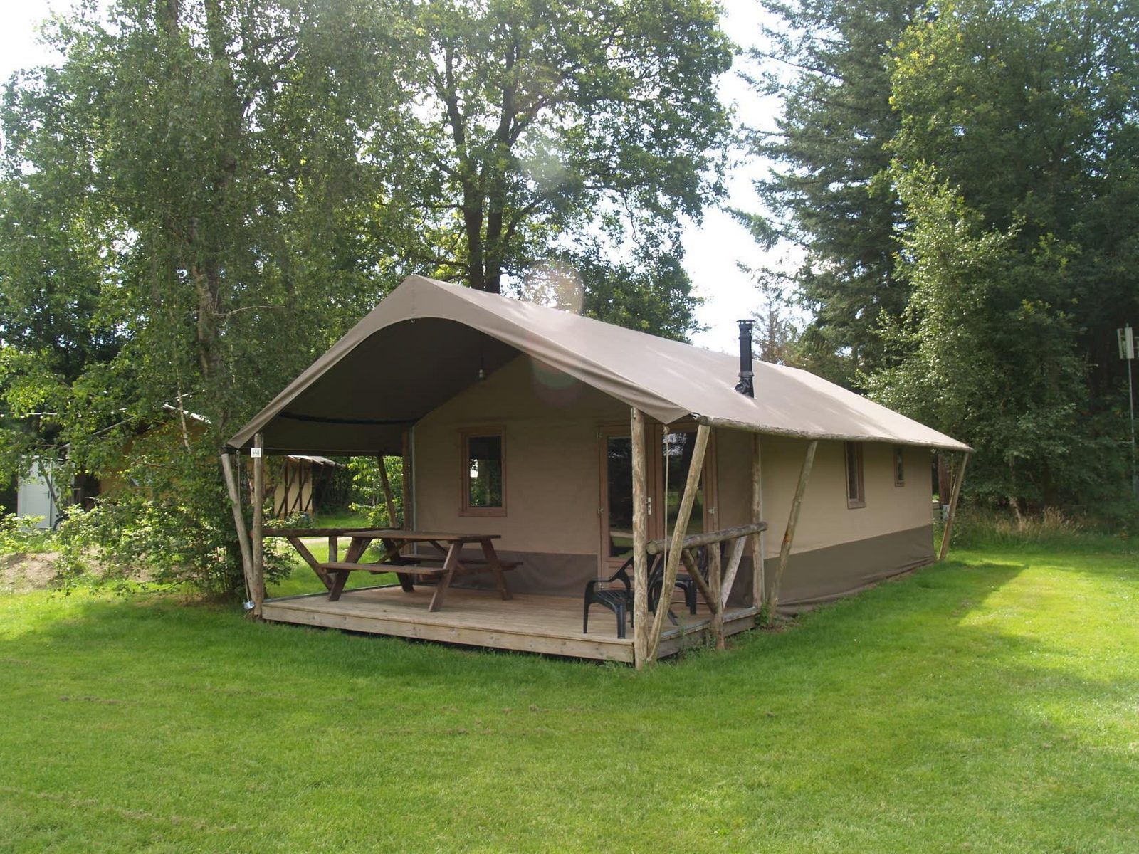 «Four Season Lodge» cover