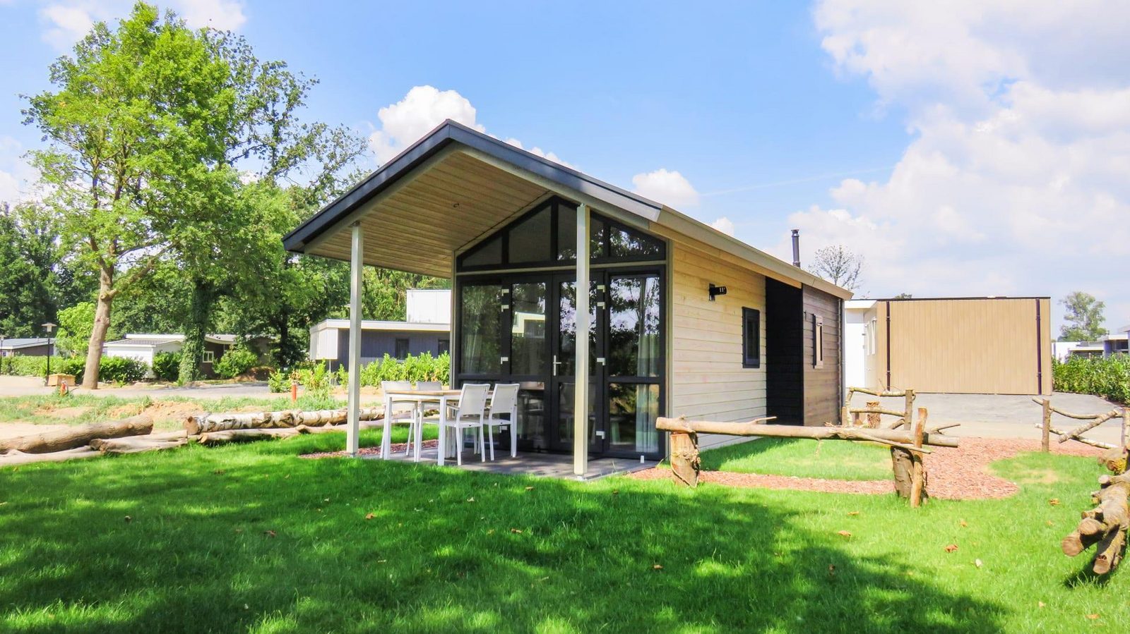 «Tiny House» cover