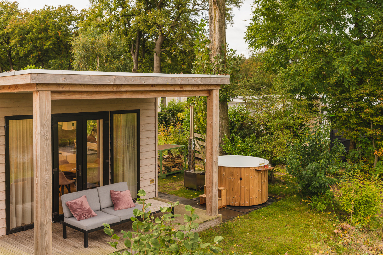 «River lodge»