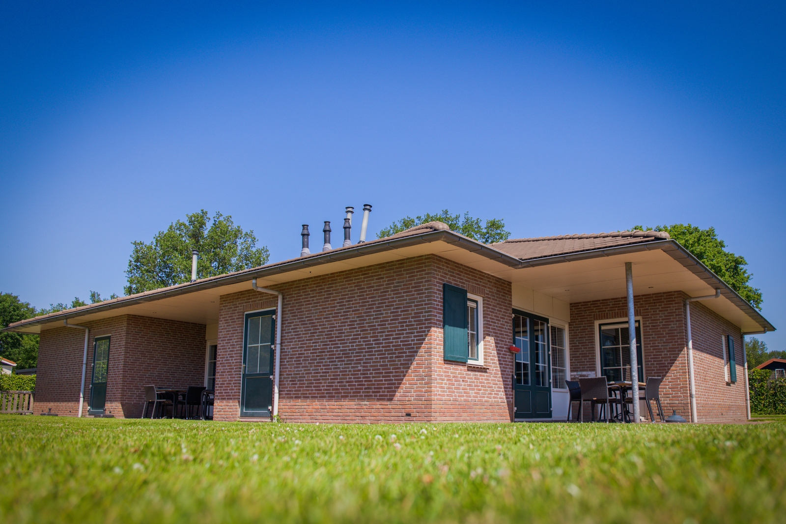 Heerlijke 8-persoons bungalow op park in Voorthuizen Veluwe cover