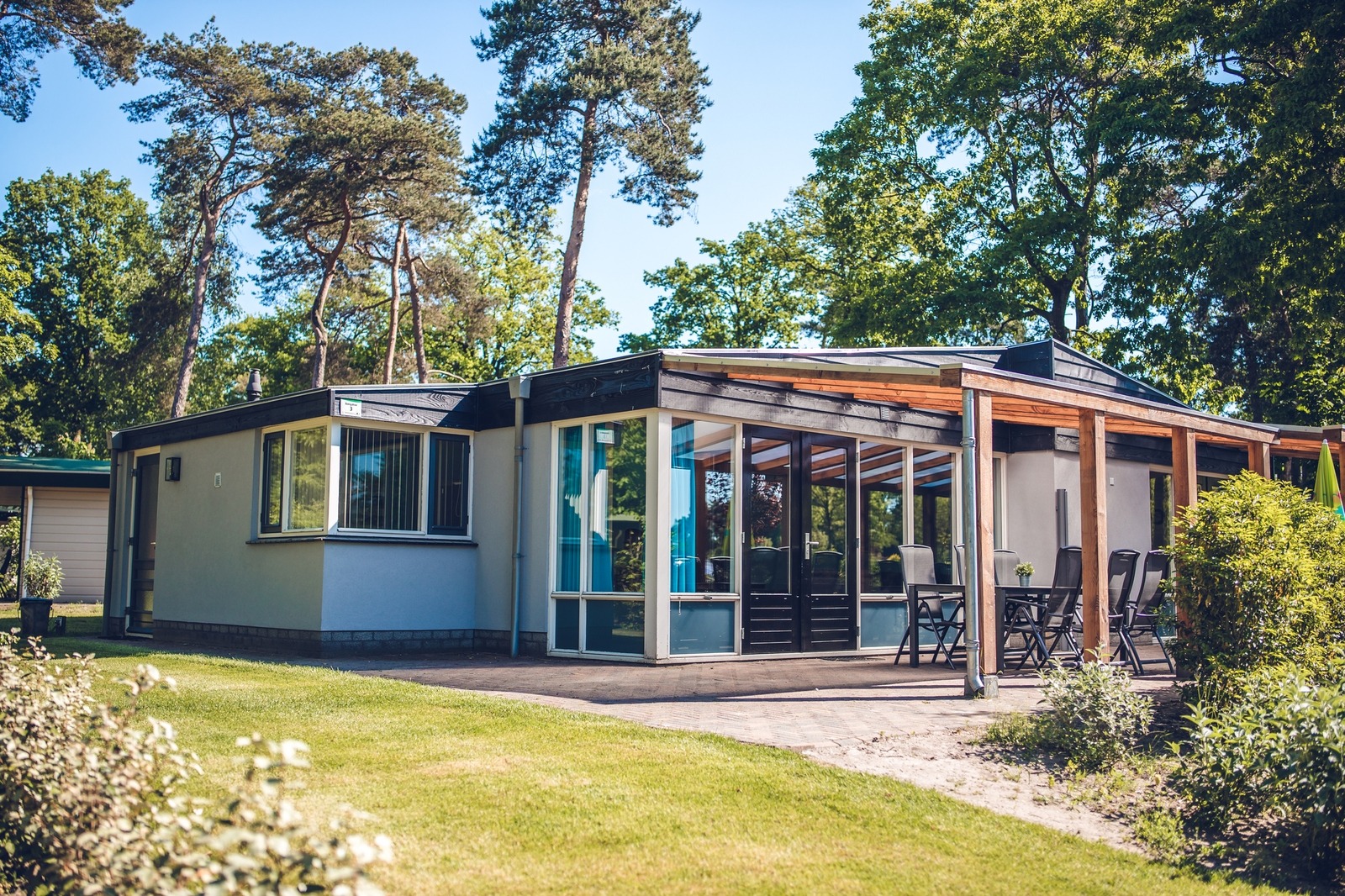 Geschakelde bungalow - 6 personen cover
